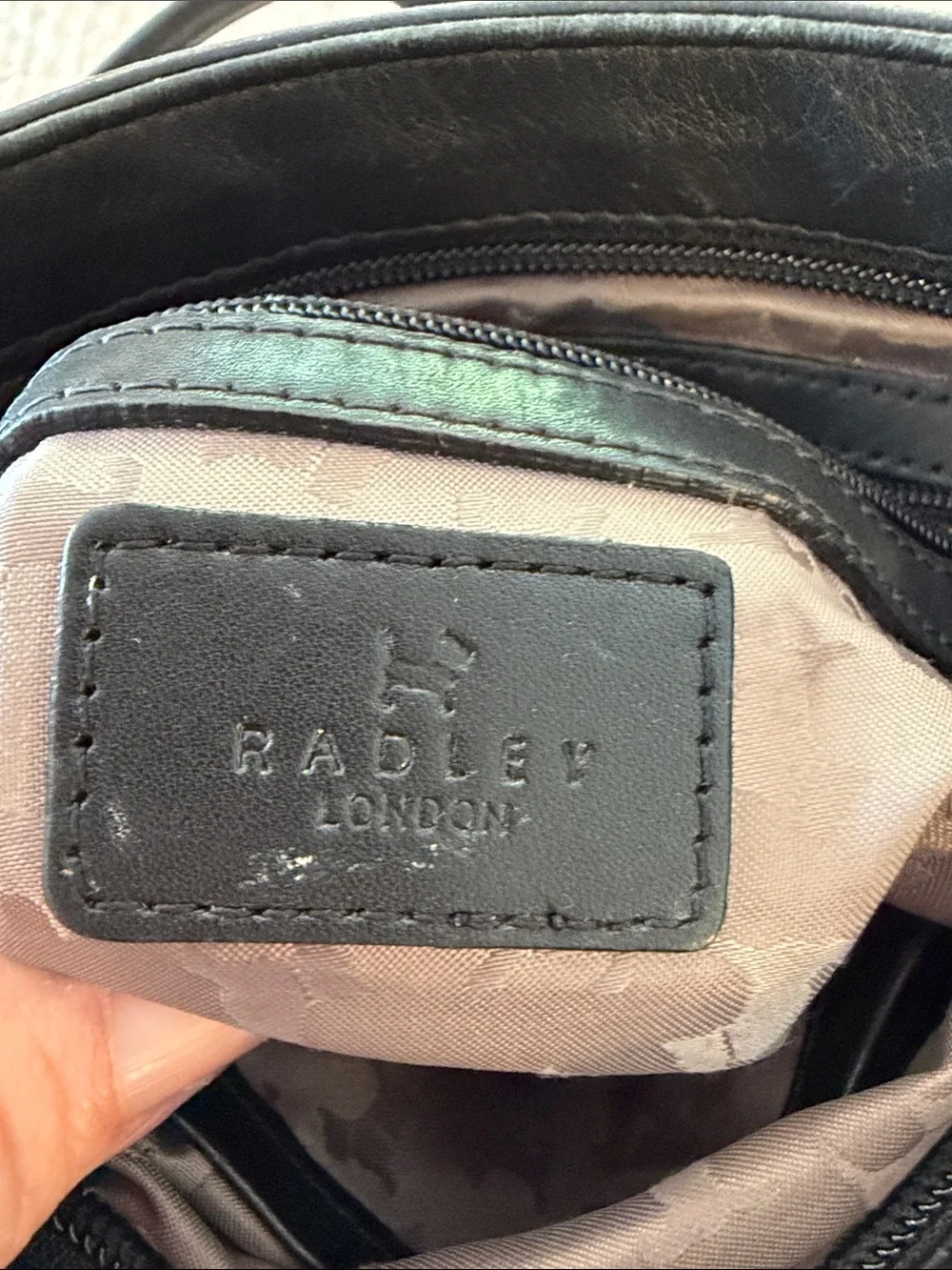 RADLEY LONDON Black Leather Crossbody Adjustable Strap and Scottie Dog Charm